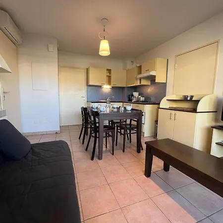2 Pieces - Gn190-015 Apartment